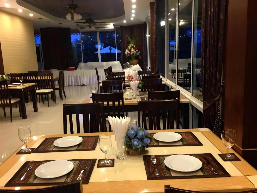 Sirimathani Hotel Loei Bagian luar foto